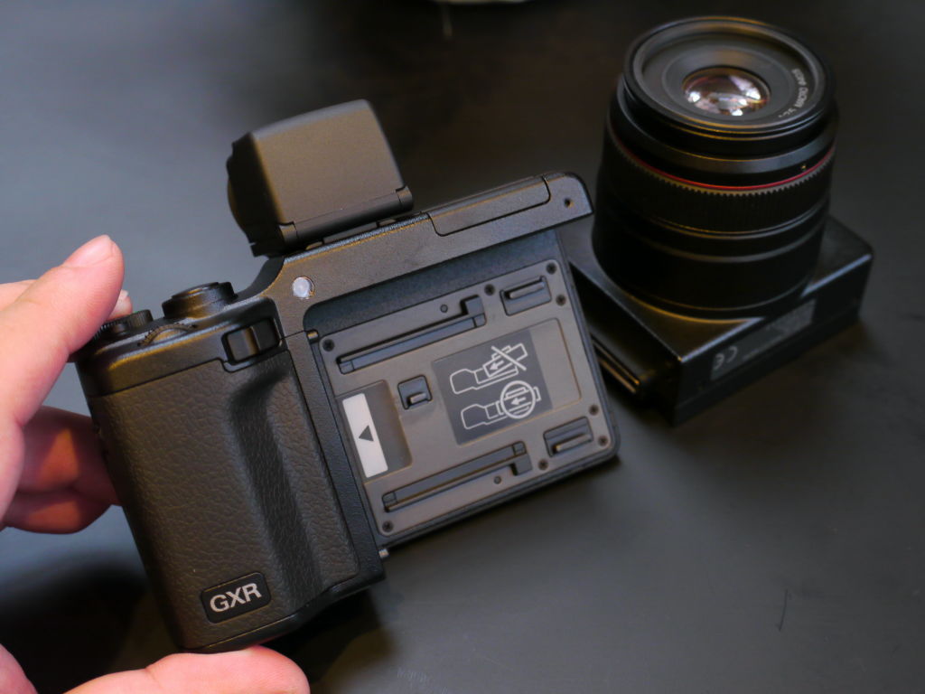 领先型设计 理光GXR数码相机实物已亮相