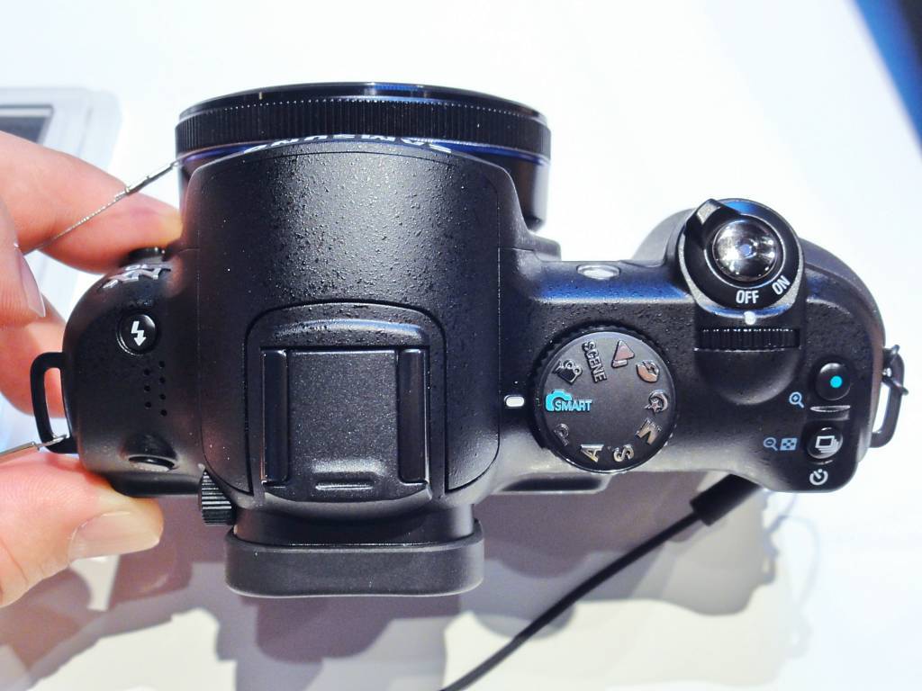 ɻͷ NX10PMA2010չ