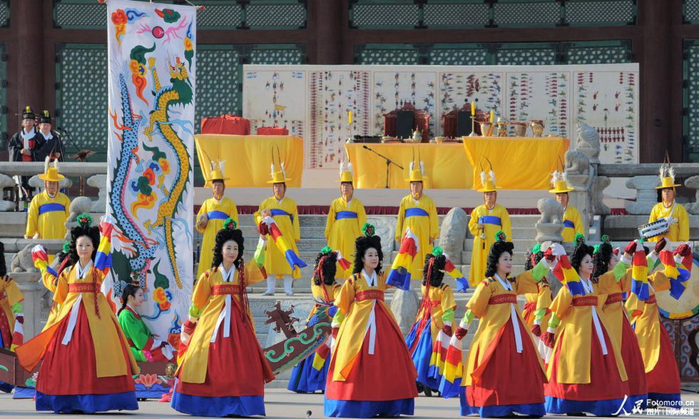 韩国举行盛大仪式 庆祝法国归还古籍