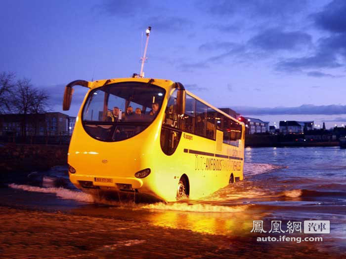 揭秘世界首辆水陆两栖公交车 不再怕暴雨