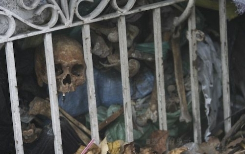 与传说冥界一板之隔 记录菲律宾活死人墓