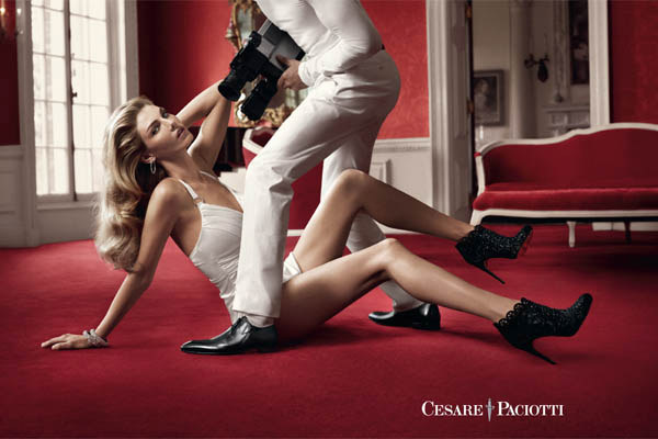 ˽ķ Angela Lindvall ӰSebastian Faena