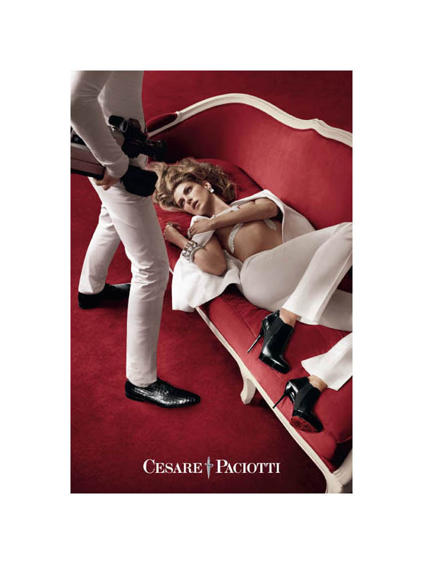 ˽ķ Angela Lindvall ӰSebastian Faena