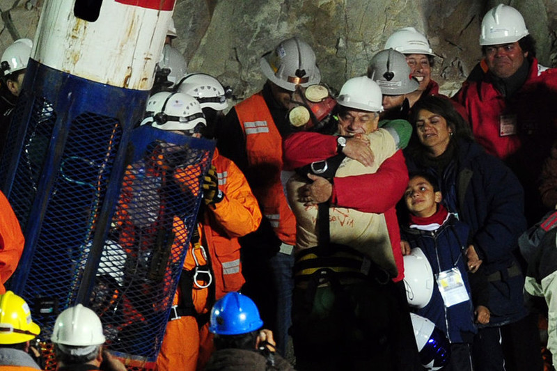 智利矿难33名被困矿工营救记录