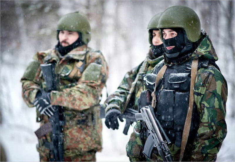 俄罗斯OMSN特种部队进行冬季武器训练