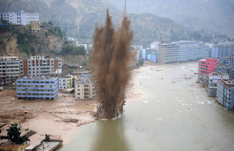 外国通讯社拍摄的舟曲救灾照片