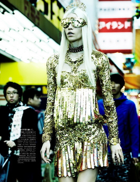 时尚大片：日本街头金属女