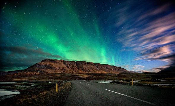 冰岛摄影师拍摄壮观北极光奇景