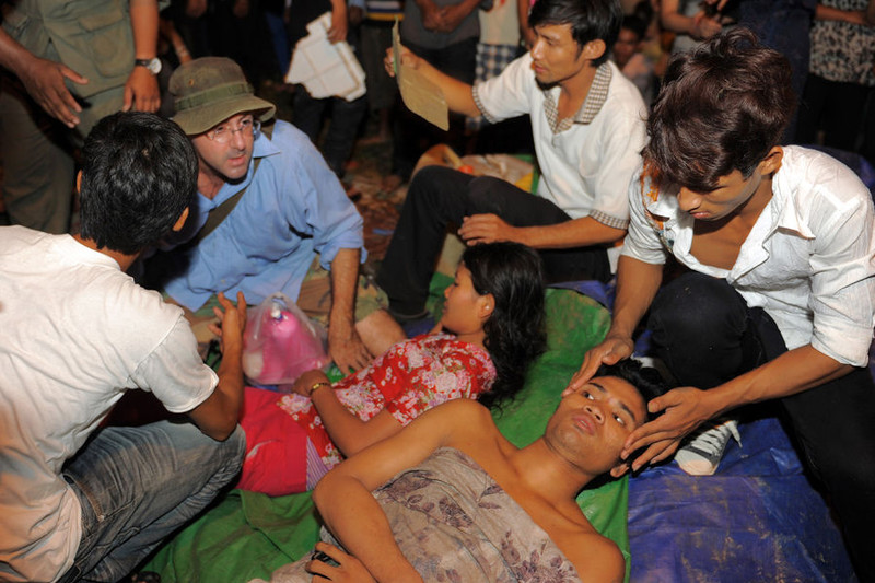 柬埔寨发生严重踩踏事故致345人死亡