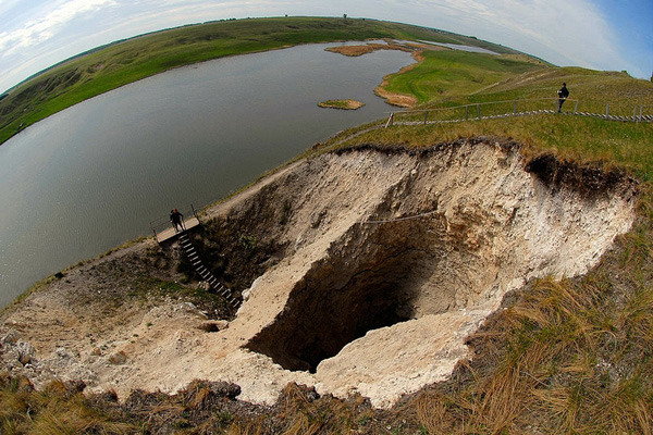 美丽新世界！深入俄国最长水下洞穴