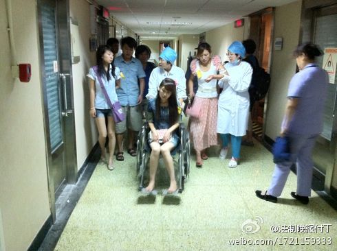 北京地铁4号线电扶梯发生故障 1人死28伤