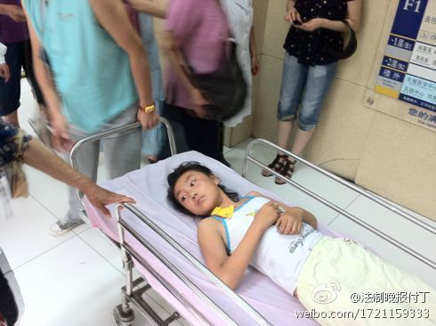 北京地铁4号线电扶梯发生故障 1人死28伤