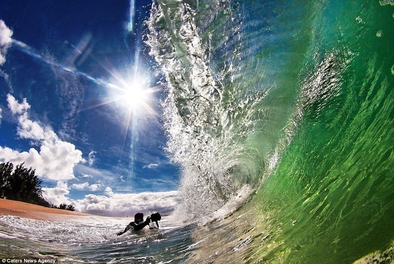 摄影师展现别具一格的夏威夷最美海浪 