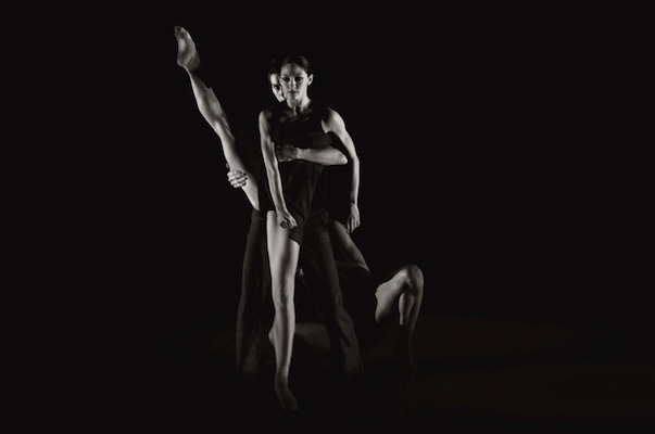 黑白的旋律：惊艳芭蕾舞蹈摄影作品赏