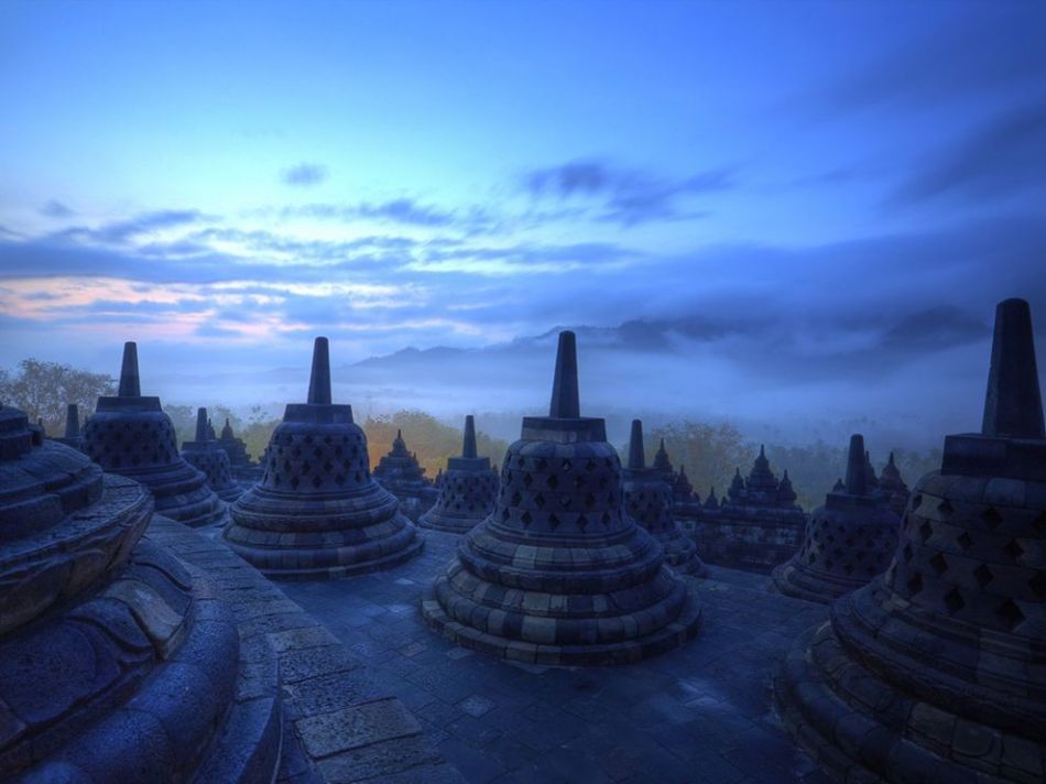 印尼婆罗浮屠佛塔成世界最大佛教寺庙