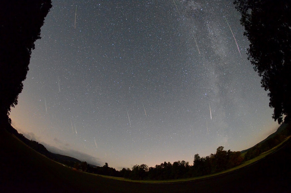 英仙座流星雨 每年8月份将震撼绽放夜空