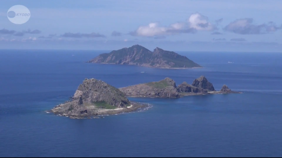 中国多艘海监船驶入钓鱼岛海域12海里