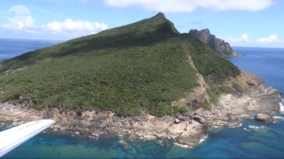 中国多艘海监船驶入钓鱼岛海域12海里