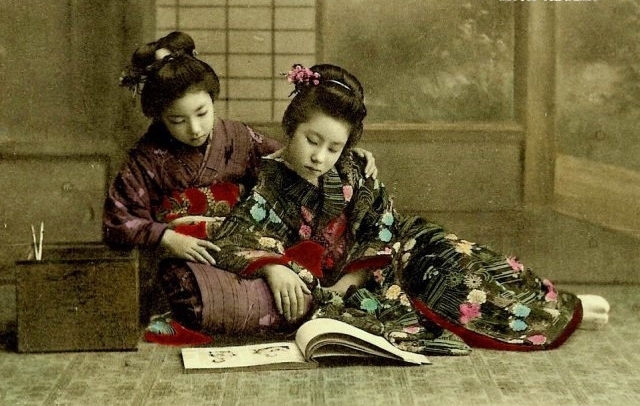 日本艺伎老照片：留住历史的一抹惊艳