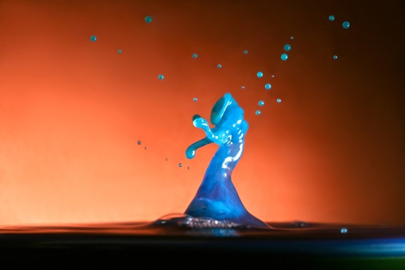 “滴水世界” 女摄影师镜头下的奇妙液体