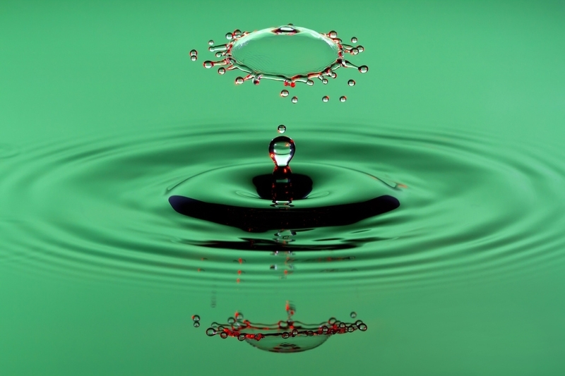 “滴水世界” 女摄影师镜头下的奇妙液体